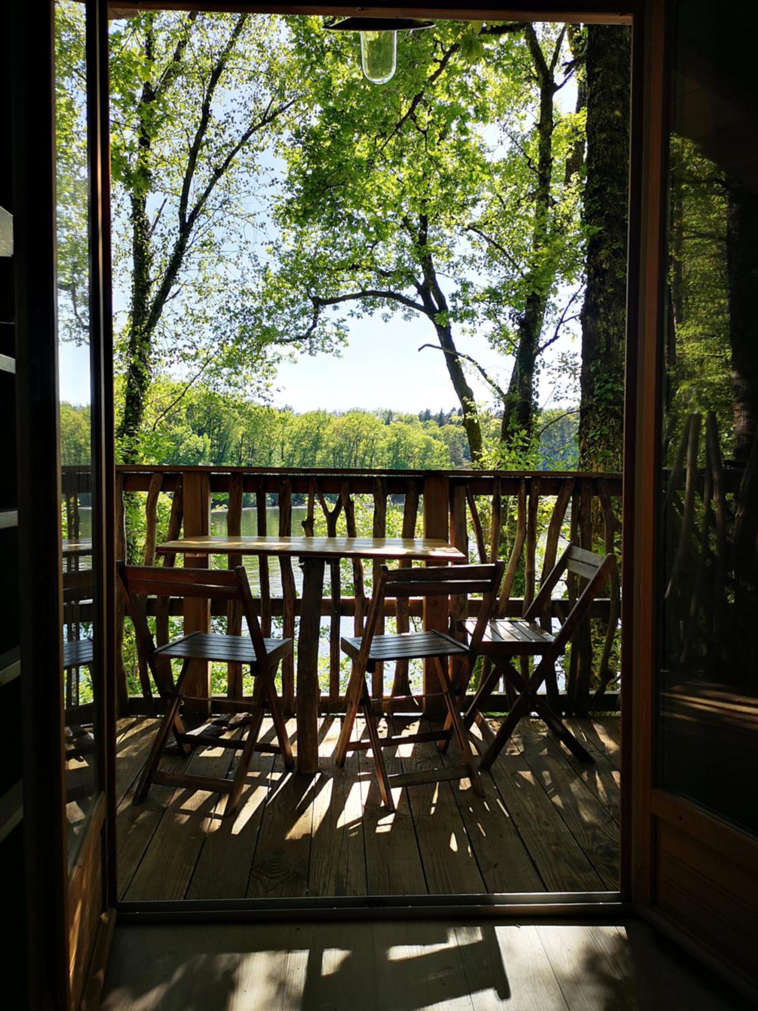 Camping Les Au Bord Du