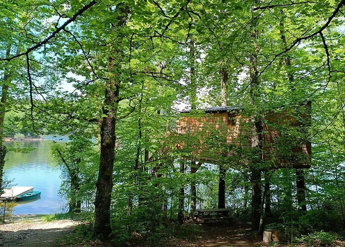 Les Cabanes Au Bord Du Lac